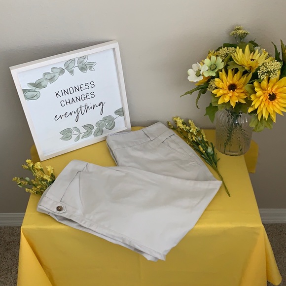 Lands' End Pants - Women’s Capri pants by Lands’ End